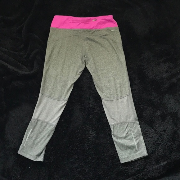 Nike DriFit Cropped leggings - Picture 2 of 4